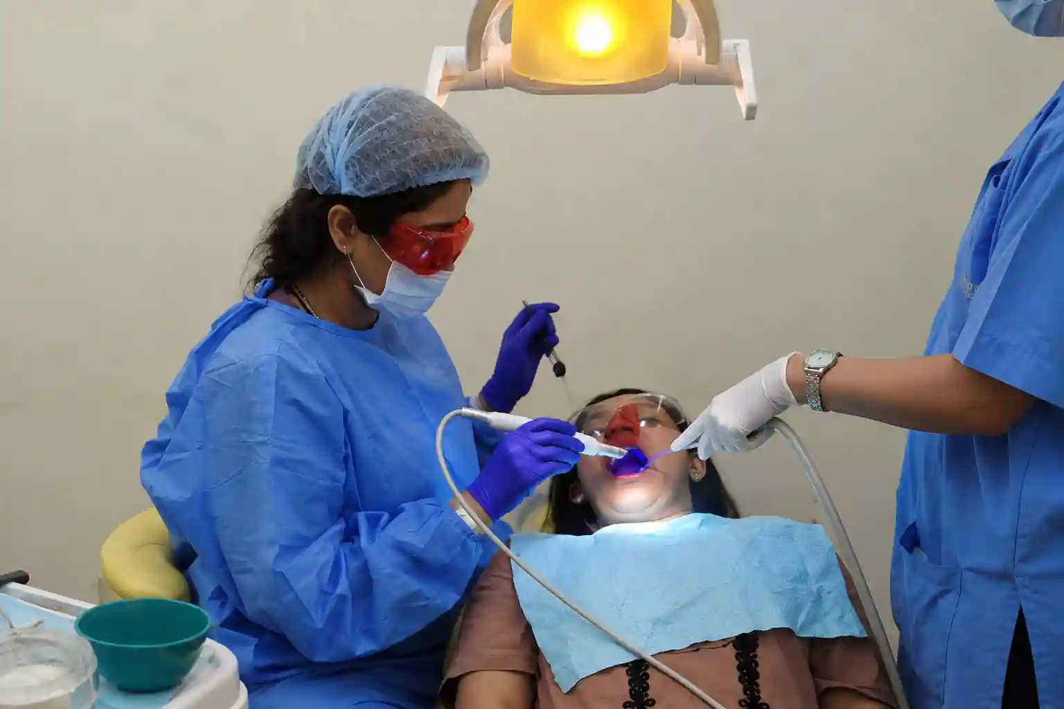 Fillings and sealants treatment room at Radiant 32, Bhowanipore